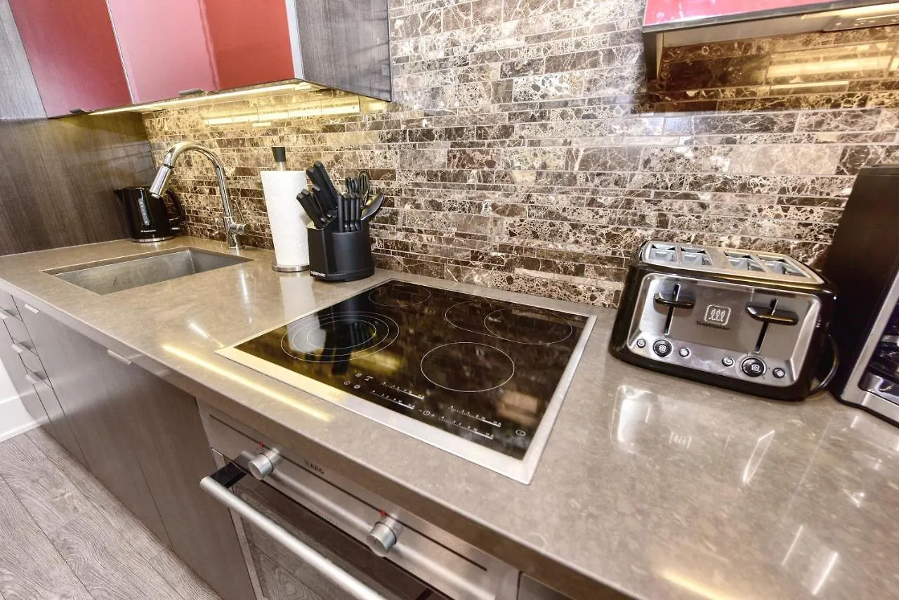 Rs Boutique Suites Toronto Apartment